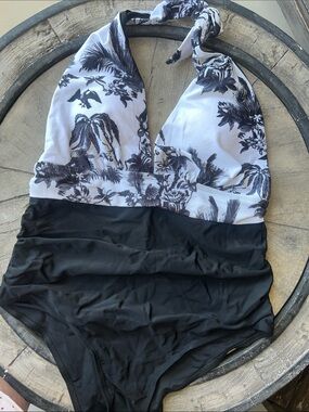 Black & White Floral Halter One-Piece Swimsuit XL B43